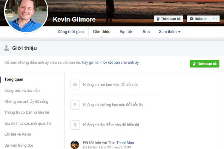 Trong khi vợ mới chia sẻ loạt ảnh đám cưới, doanh nhân người Mỹ Kevin cập nhật trạng thái đã kết hôn.