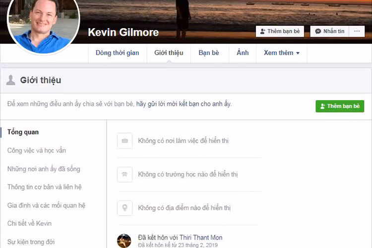 Trong khi vợ mới chia sẻ loạt ảnh đám cưới, doanh nhân người Mỹ Kevin cập nhật trạng thái đã kết hôn.