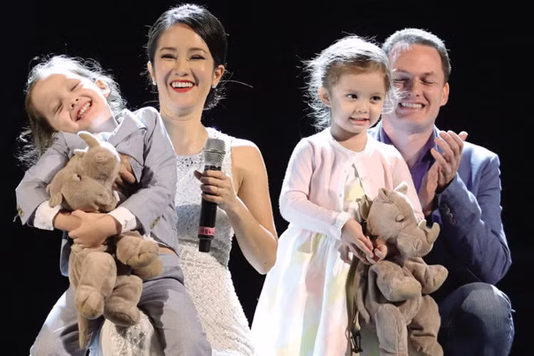 Hồng Nhung và Kevin đường ai nấy đi sau nhiều năm gắn bó khiến không ít người cảm thấy tiếc nuối.