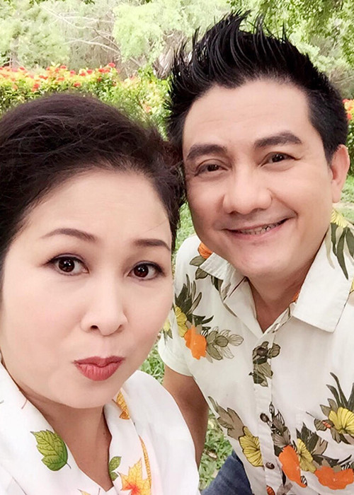 Về phía Anh Vũ, anh cho biết, từ những ngày đầu bước chân vào nghề, anh đã mang ơn đàn chị, khi anh bị bệnh ung thư đại tràng, nữ nghệ sĩ cũng luôn giúp đỡ anh. Ảnh: FBNV