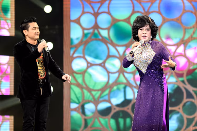 Khi hay tin Anh Vũ qua đời, Minh Nhí đau xót, chỉ mong từng giây từng phút gặp lại người em của mình. Ảnh: Người đưa tin