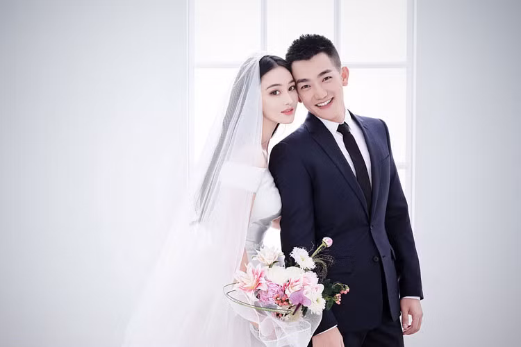 Đám cưới của Trương Hinh Dư diễn ra trong không gian lãng mạn, sang trọng.