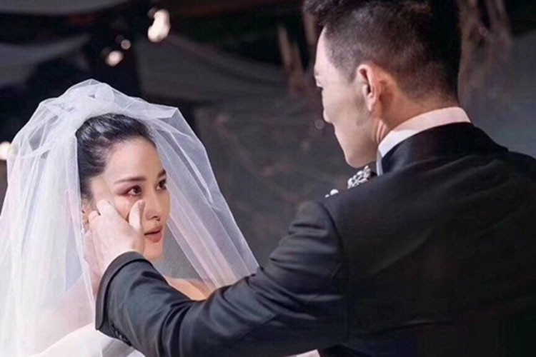 Đến tháng 8/2018, tình địch một thời của Phạm Băng Băng lên xe hoa.