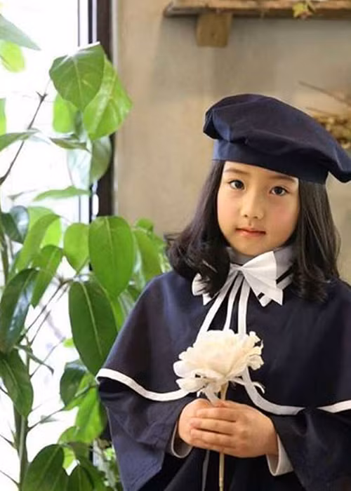 Trước đó, cặp song sinh nhà nữ diễn viên sống ở vùng thôn quê.