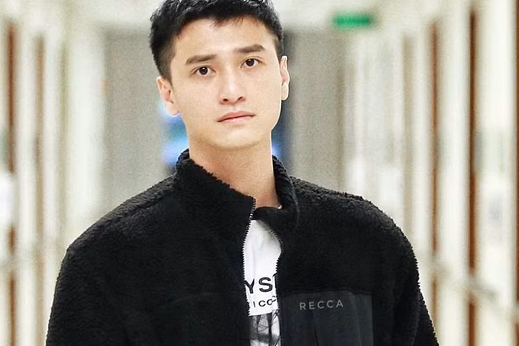 Phía biên kịch Hồng Ngát khẳng định chia sẻ của ê-kíp trước báo chí là do quá giận vì cách hành xử của Huỳnh Anh, chứ không hề muốn PR phim.