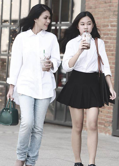  Vợ chồng Y Nhung có một cậu con trai và một con gái. Đến nay, tổ ấm của cặp đôi vẫn hạnh phúc.