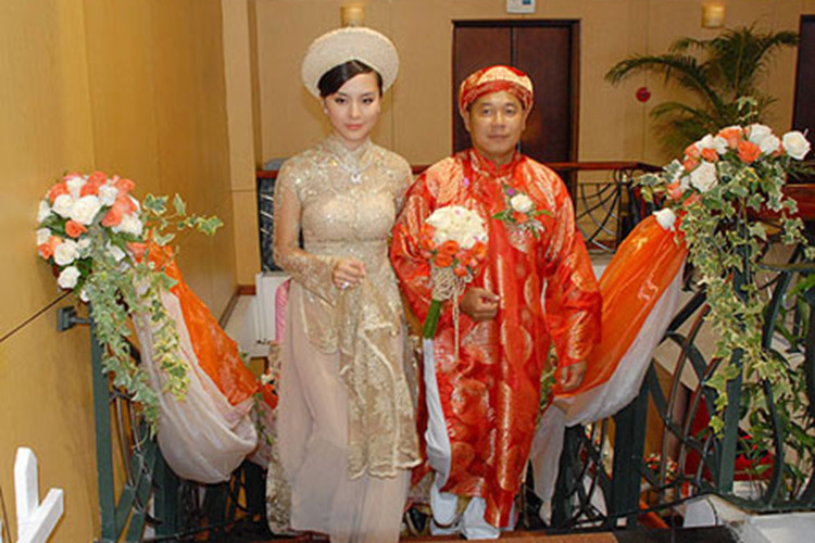 Tháng 8/2011, Dương Trương Thiên Lý làm đám cưới với doanh nhân Nguyễn Quốc Toàn - con trai nữ doanh nhân Tư Hường. Ảnh: Đất Việt