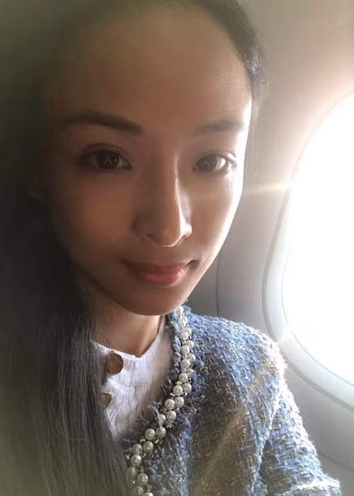 Trong cuộc phỏng vấn trên Vietnamnet vào tháng 3/2019, Phương Nga chia sẻ sau khi được tại ngoại, cô đọc sách nhiều hơn, đặc biệt về pháp luật Ảnh: FBNV