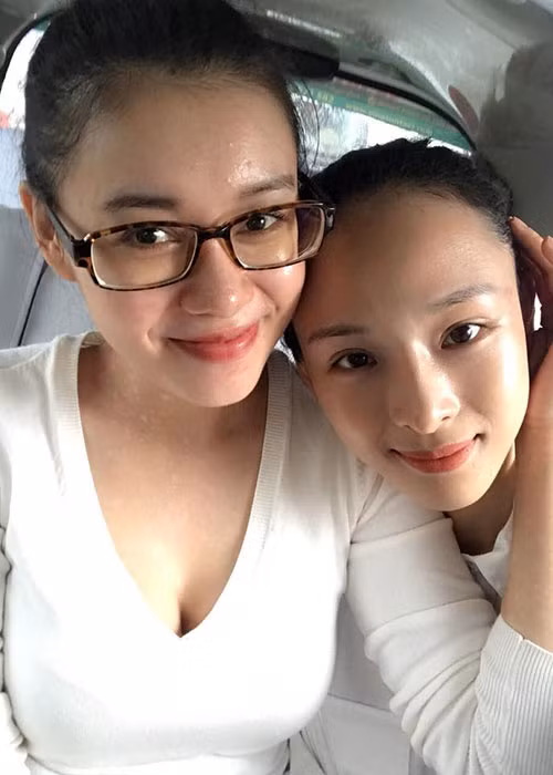 Đôi bạn thân tiếp tục chia sẻ những niềm vui, nỗi buồn trong cuộc sống sau biến cố. Ảnh: FBNV