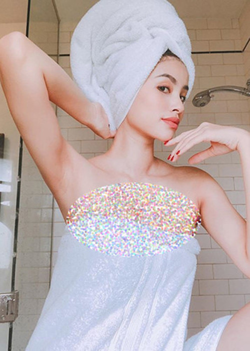 Hậu nghi vấn sinh con cho đại gia ở Mỹ, nàng hoa hậu gốc Hải Phòng chăm khoe ảnh gợi cảm.