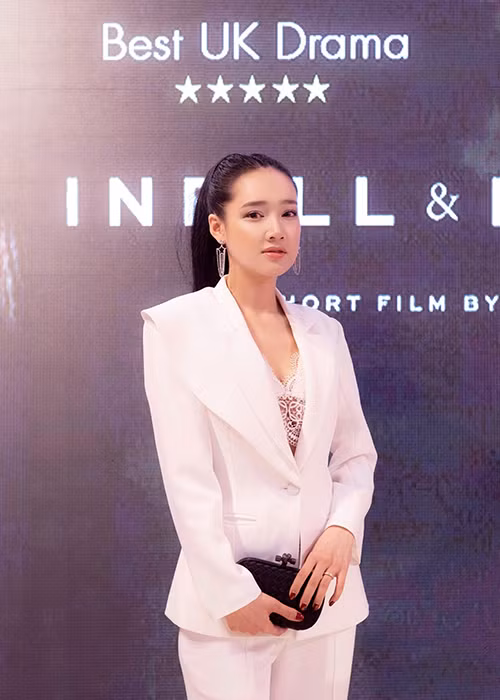 Hiện tại, Nhã Phương có tổ ấm hạnh phúc cũng như sự nghiệp ổn định.