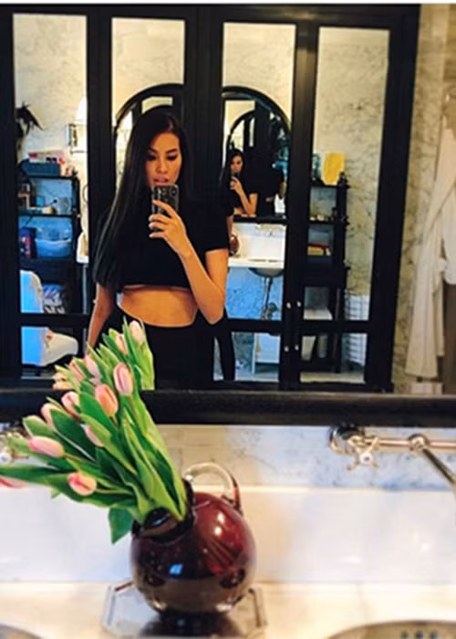 Phạm Hương không có bất kỳ phản hồi nào về tin đồn đã sinh con.