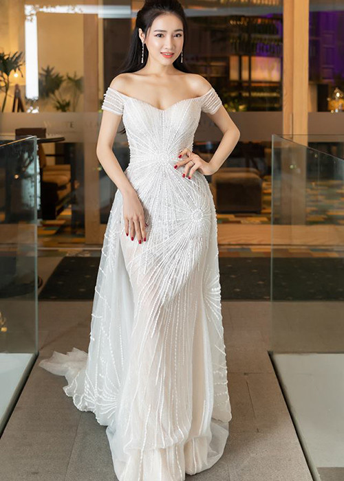 Một thời gian sau khi bị đồn đã trải qua quá trình sinh nở, bà xã của Trường Giang liên tục xuất hiện tại các sự kiện.