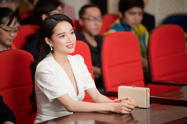 Nữ diễn viên khoe vóc dáng thon gọn sau tin đồn đã sinh con.