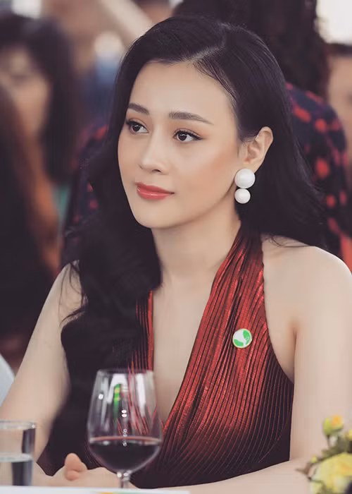 Vì diễn quá đạt vai tiểu tam trong bộ phim "Nàng dâu order", Phương Oanh bị nhiều khán giả ghét lây.