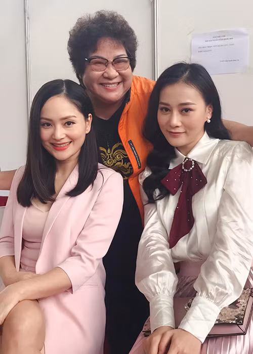 Trong "Nàng dâu order", Lan Phương và Phương Oanh đóng vai tình địch của nhau.