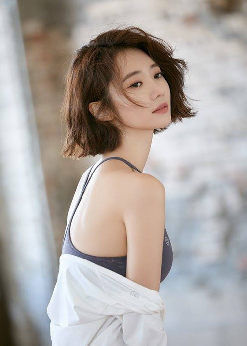 Mỹ nhân xứ Hàn khởi nghiệp là một người mẫu vào năm 2001.