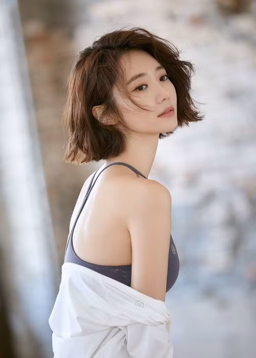 Mỹ nhân xứ Hàn khởi nghiệp là một người mẫu vào năm 2001.