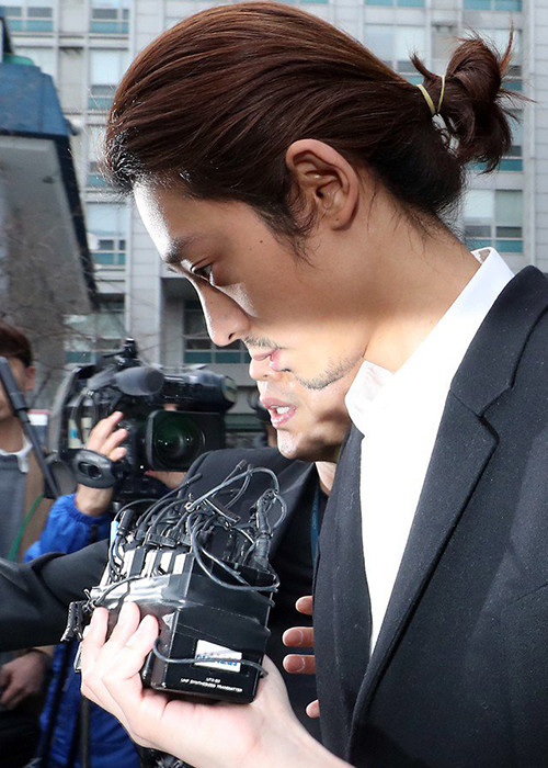 Nhóm này gồm Jung Joon Young, con trai của một tài phiệt, diễn viên "Han", diễn viên "Shin", người mẫu "Jeong" và Giám đốc quản lý của hộp đêm Arena. Ảnh: Thế giới trẻ