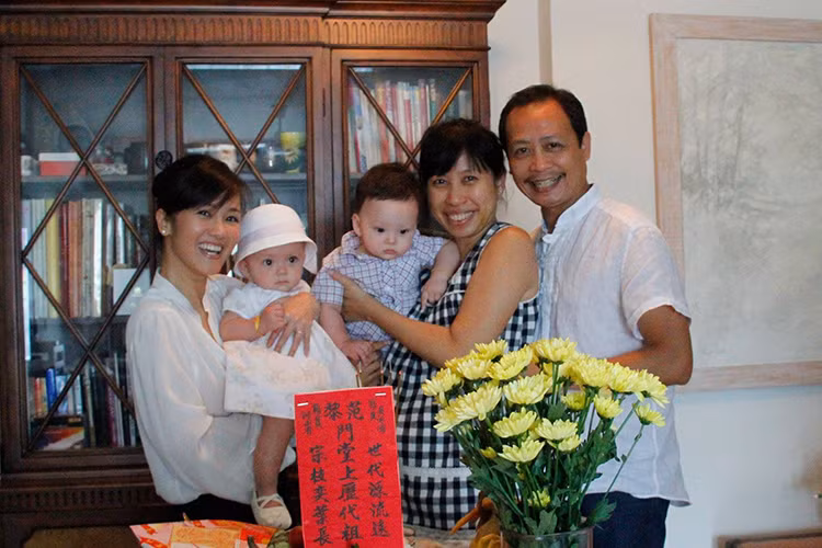 Đạo diễn Phạm Hoàng Nam - ba đỡ đầu của bé Tôm và Tép cũng viết tâm thư gửi hai nhóc tì này.