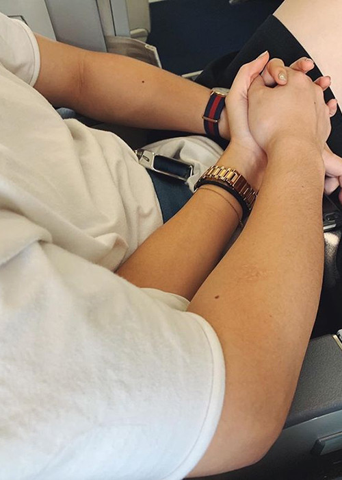 Giữa ồn ào Huỳnh Anh bị tố bùng vai diễn, Y Vân đăng ảnh nắm tay bạn trai để động viên.