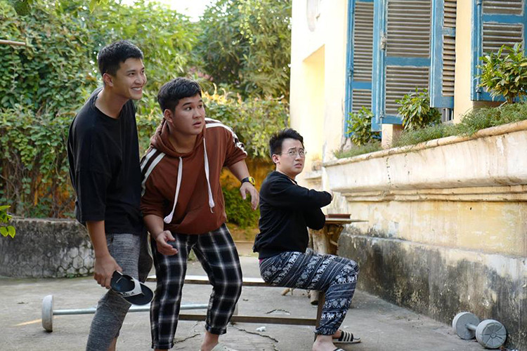 Năm 2018, Huỳnh Anh từng vướng nghi vấn lộ ảnh nhạy cảm. Phía Huỳnh Anh khẳng định đó là ảnh chế và đã gửi đơn tố cáo để truy đến cùng người đứng sau là ai.