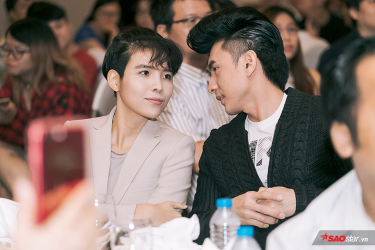 Vũ Cát Tường cũng thú nhận rất hâm mộ Đan Trường và ngày xưa luôn mong muốn được một lần nghe thần tượng hát ngoài đời. Ảnh: Saostar