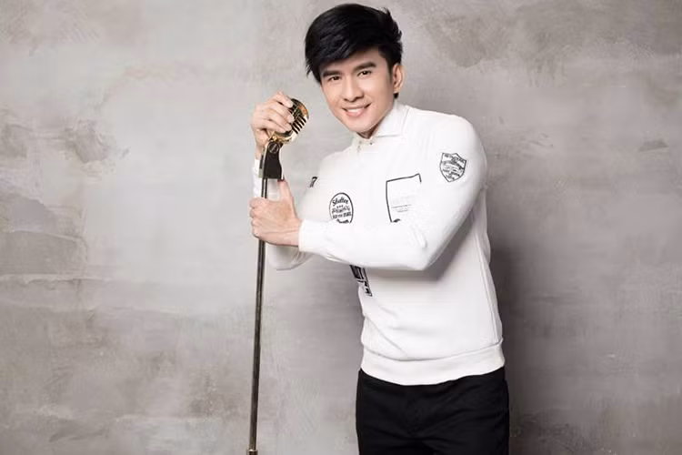 Không ít ca sĩ thuộc thế hệ 8x, 9x như Sơn Ngọc Minh, Vũ Cát Tường, Thanh Duy, Isaac thừa nhận là fan của Đan Trường.