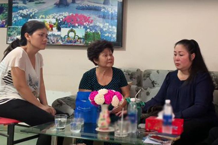 Em gái nghệ sĩ Anh Vũ cho biết: “Em đã nói với chị Vân là chị giúp gia đình em với, đó là lời nói chân thành từ gia đình vì "lực bất tòng tâm". Gia đình em phải nhờ chị, nhờ anh Minh Nhí với những người trong giới, có tiếng nói. Thật sự em đã nhờ chị Vân".