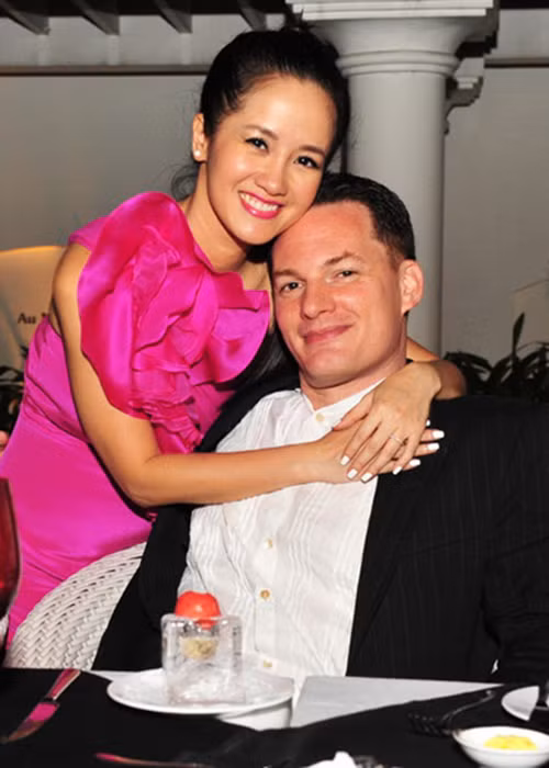  Diva Hồng Nhung và Kevin Gilmore ly hôn vào năm 2017 nhưng phải đến năm 2018, nữ ca sĩ mới công khai thông tin. Ảnh: Zing