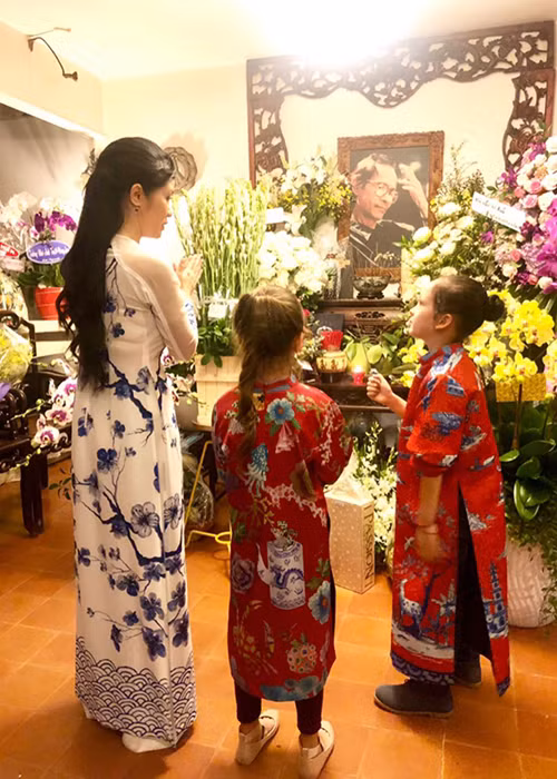 Trước thông tin chồng cũ lấy vợ mới, Hồng Nhung vẫn chưa có bất kỳ phản ứng nào.