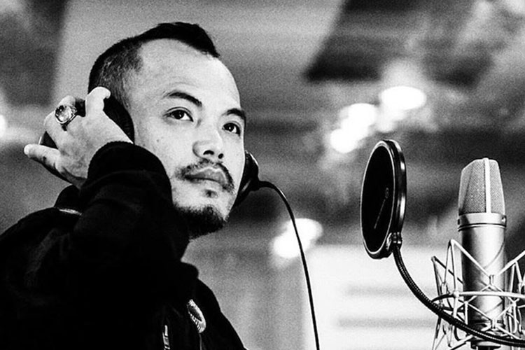 Tháng 3/2016, thủ lĩnh của ban nhạc Bức Tường qua đời. Sự ra đi của anh khiến nhiều người tiếc thương. Ngoài ra, khán giả còn khâm phục hành trình chống chọi bệnh tật của nam nhạc sĩ cũng như không thể nào quên hành động đẹp của anh với những người cùng cảnh ngộ. Ảnh: Pháp luật TP HCM