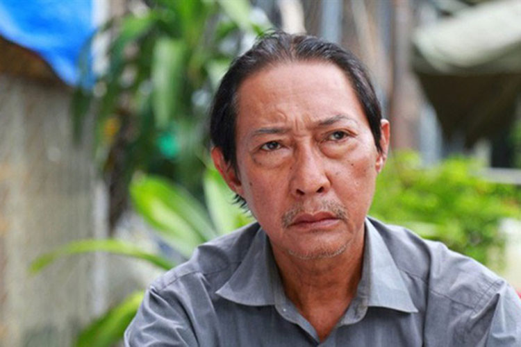 “Hoàng Lan và tôi đều rơi vào hoàn cảnh ngặt nghèo như nhau, thôi thì cùng đùm bọc nhau mà sống”, nghệ sĩ Lê Bình nói. Nam diễn viên còn tâm sự, ông và nghệ sĩ Hoàng Lan từng có cơ hội làm việc chung nhưng đã lâu không gặp nhau. Ảnh: Người lao động