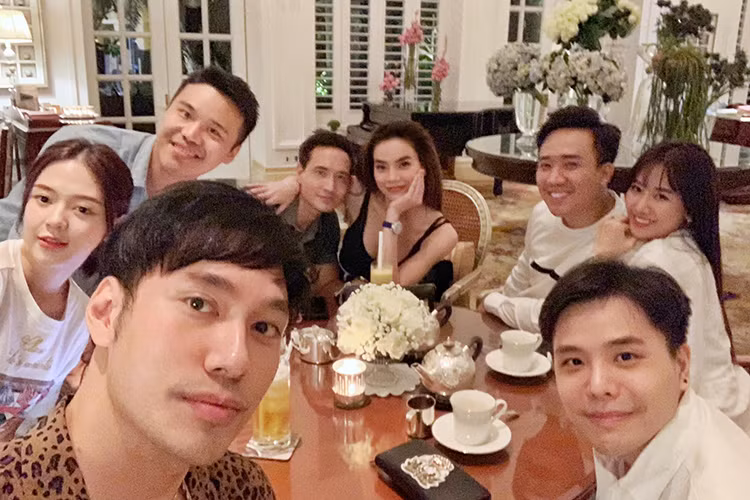 Gần đây, Hồ Ngọc và Kim Lý bị fan giục làm đám cưới.