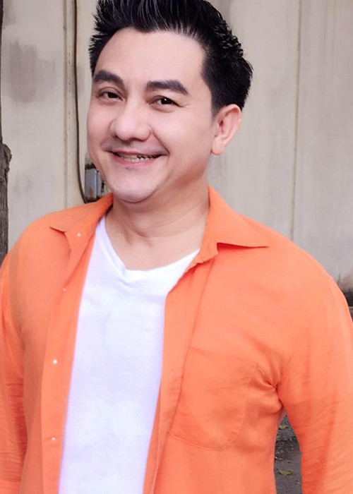 Bà Thu chia sẻ thêm, bà bị cao huyết áp nên trước khi sang Mỹ lưu diễn, Anh Vũ không bao giờ quên dặn dò mẹ phải uống thuốc đúng giờ và giữ gìn sức khỏe.