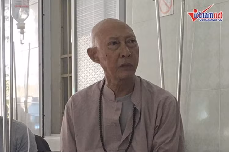 Nghệ sĩ Lê Bình bị ung thư từ tháng 4/2018 nhưng mấy tháng sau đó, bạn bạn bè và đồng nghiệp mới biết thông tin do ông giữ kín bệnh tình. Ảnh: Vietnamnet