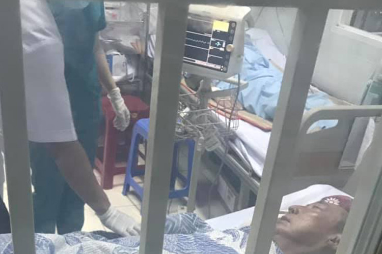 Gần đây, nhiều nghệ sĩ đến thăm nam diễn viên phim "Đất phương Nam". Ca sĩ Đông Hùng mong nghệ sĩ Lê Bình không bỏ cuộc trong cuộc chiến chống chọi bệnh ung thư.