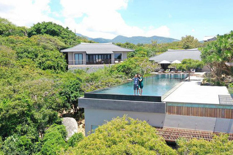 Trong khi Hà Hồ hạnh phúc bên Kim Lý, chồng cũ của cô - Cường Đô la gắn bó bên Đàm Thu Trang. Ảnh: FBNV