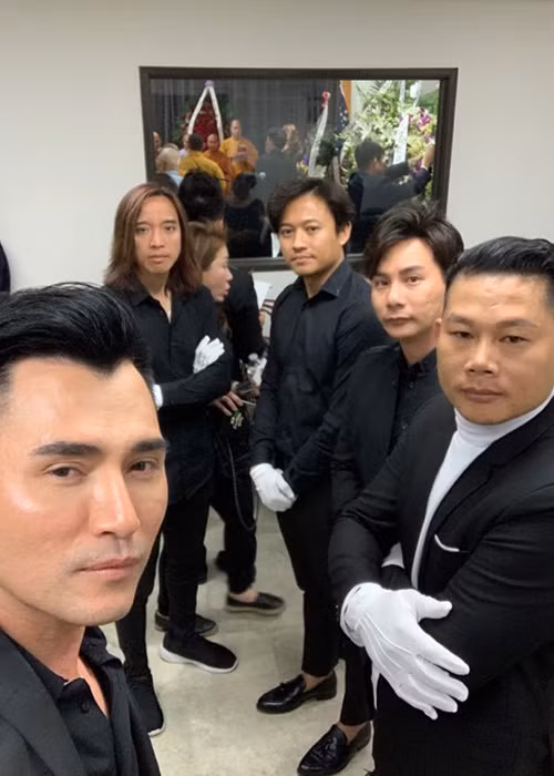 Các nghệ sĩ Quý Bình, Leon Vũ, Hoài Phương hỗ trợ gia đình Anh Vũ tổ chức lễ tang tại Mỹ.