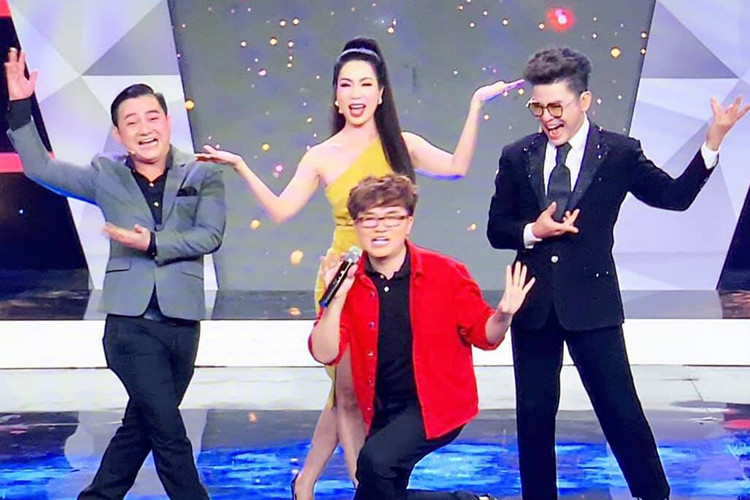 Chia sẻ trên Người lao động, nghệ sĩ Hồng Vân cho biết gia đình Anh Vũ đang chờ thủ tục điều tra của cảnh sát tại Mỹ để có thể nhờ Tổng Lãnh sự quán Việt Nam tại Mỹ hỗ trợ việc xin visa cho em gái của Anh Vũ để anh về quê nhà.