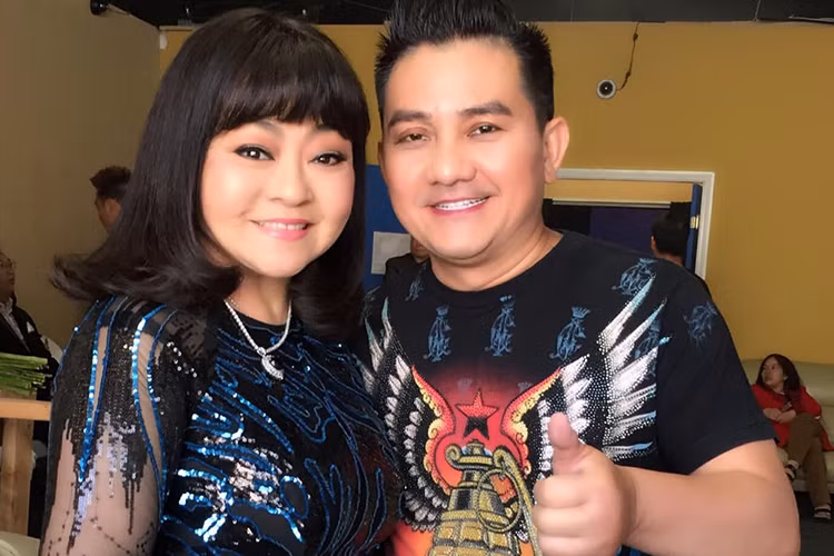 Một số đồng nghiệp tiết lộ sức khỏe của Anh Vũ không tốt. Theo MC Thanh Tùng, ở hậu trường, cố nghệ sĩ dễ hoảng hốt, hay quên, người trong trạng thái lơ mơ, thiếu sự linh hoạt thường thấy.