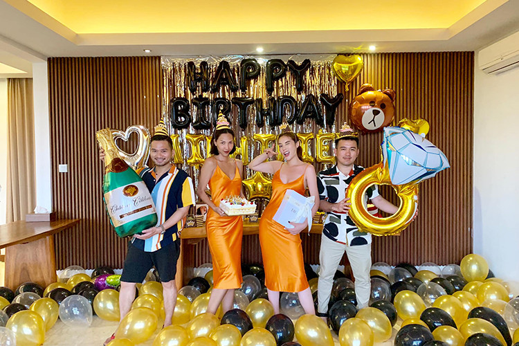 Mới đây, Kỳ Duyên còn tổ chức tiệc sinh nhật bất ngờ cho Minh Triệu tại Bali. Trong khi Kỳ Duyên bị đồn yêu đồng tính, nhiều người tò mò cuộc sống của doanh nhân Tạ Công Sơn.