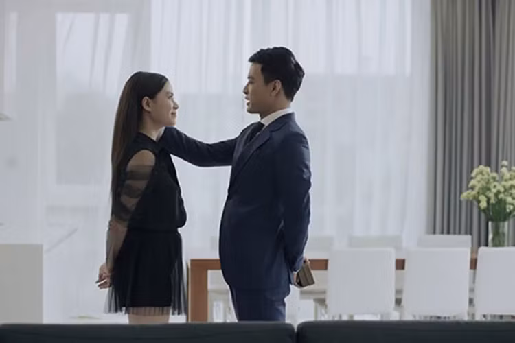 Trong tập 1 "Mê cung", Khánh và Lam Anh kỷ niệm 2 năm yêu nhau vô cùng lãng mạn. Ảnh: Thể thao văn hóa