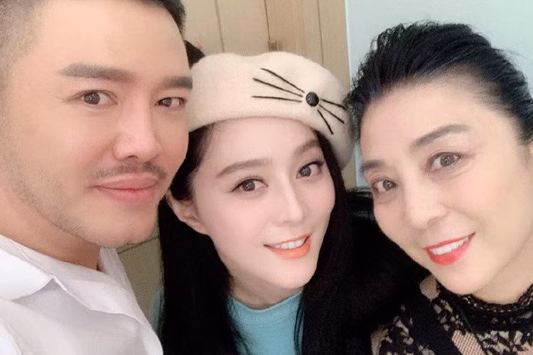 Phạm Băng Băng lẫn Lý Thần không đưa ra phản hồi trước tin đồn chia tay.