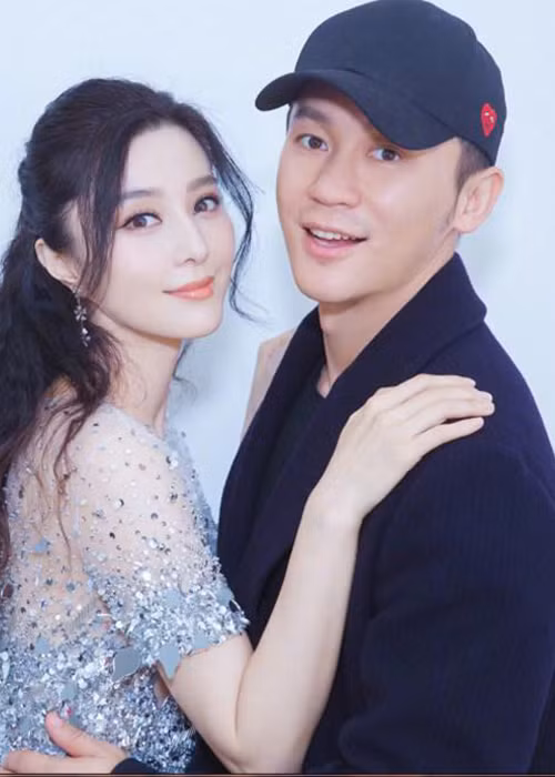 Từ khi Phạm Băng Băng vướng scandal trốn thuế, Lý Thần không thường xuất hiện bên bạn gái, dấy nghi vấn cả hai chia tay.