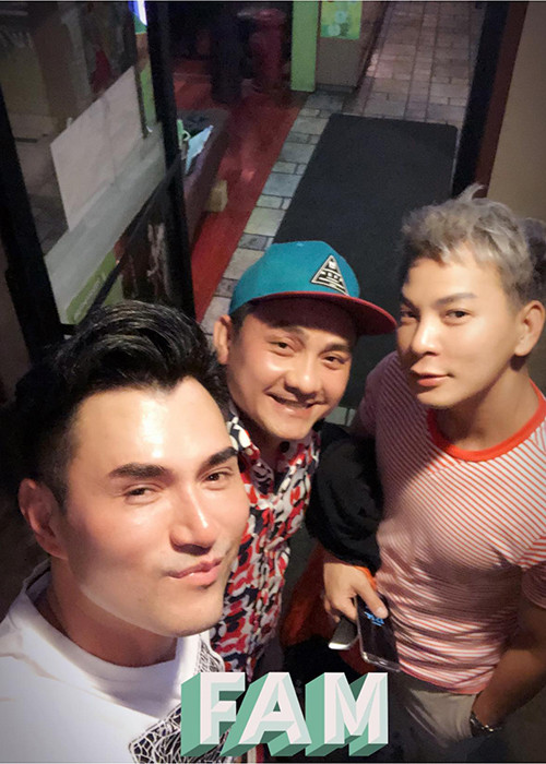 Leon Vũ và Anh Vũ thân thiết sau những lần đi chơi, đi ăn chung.