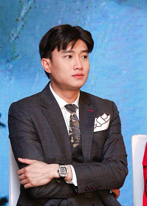 Nam diễn viên phim "Về nhà đi con" rất kín tiếng nên đến nay chưa từng công khai bất kì mối tình nào.