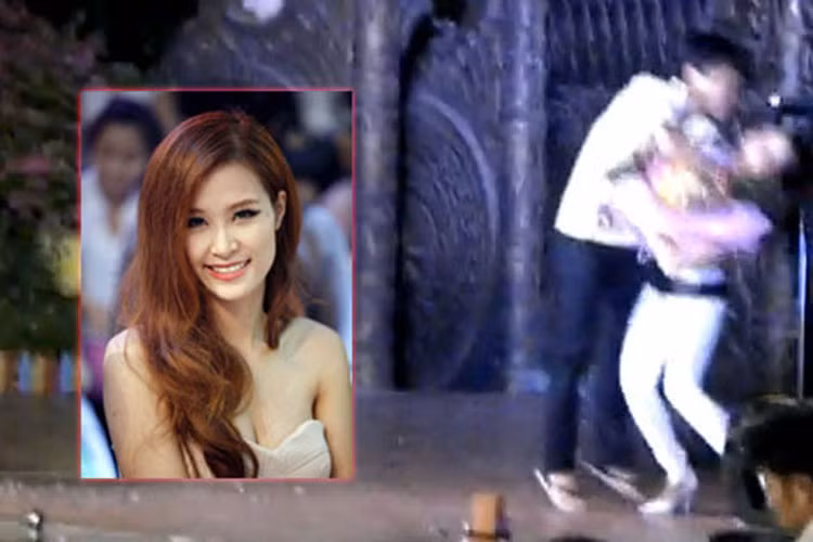 Giống Hồ Ngọc Hà, Đông Nhi cũng từng bị fan cuồng sàm sỡ. Khi đó, Đông Nhi đi diễn tỉnh, một fan nam chạy lên sân khấu ôm và cưỡng hôn nữ ca sĩ. Phải đến khi lực lượng an ninh có mặt, fan cuồng này mới chịu buông tha cho Đông Nhi. Ảnh: Zing