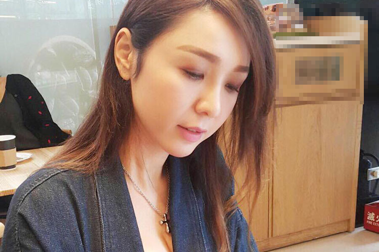 Trên tờ Ettoday, Helen bày tỏ quan điểm phụ nữ khi bị quấy rối thường im lặng vì không có bằng chứng. Tuy nhiên, Helen nhớ được thời gian và địa điểm bị tấn công cũng như sự việc được camera ghi lại nên cô quyết tố cáo sự việc này với cảnh sát.