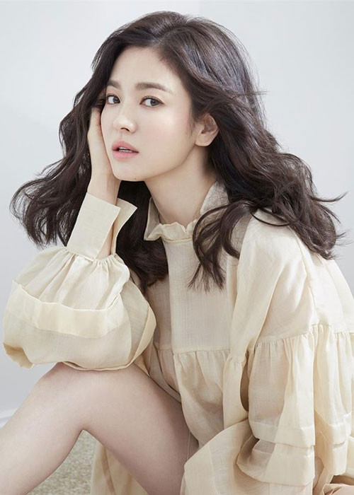 Song Hye Kyo gần như chưa bao giờ khiến người hâm mộ thất vọng khi xuất hiện trên các tạp chí với những bức ảnh đẹp xuất thần.